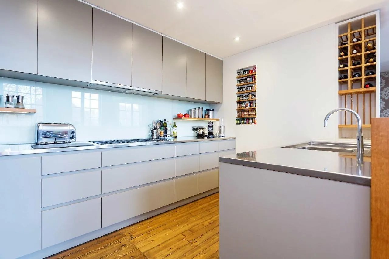 Apartment Veeve - A Higher Perspective London